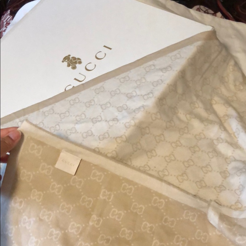 Gucci blanket